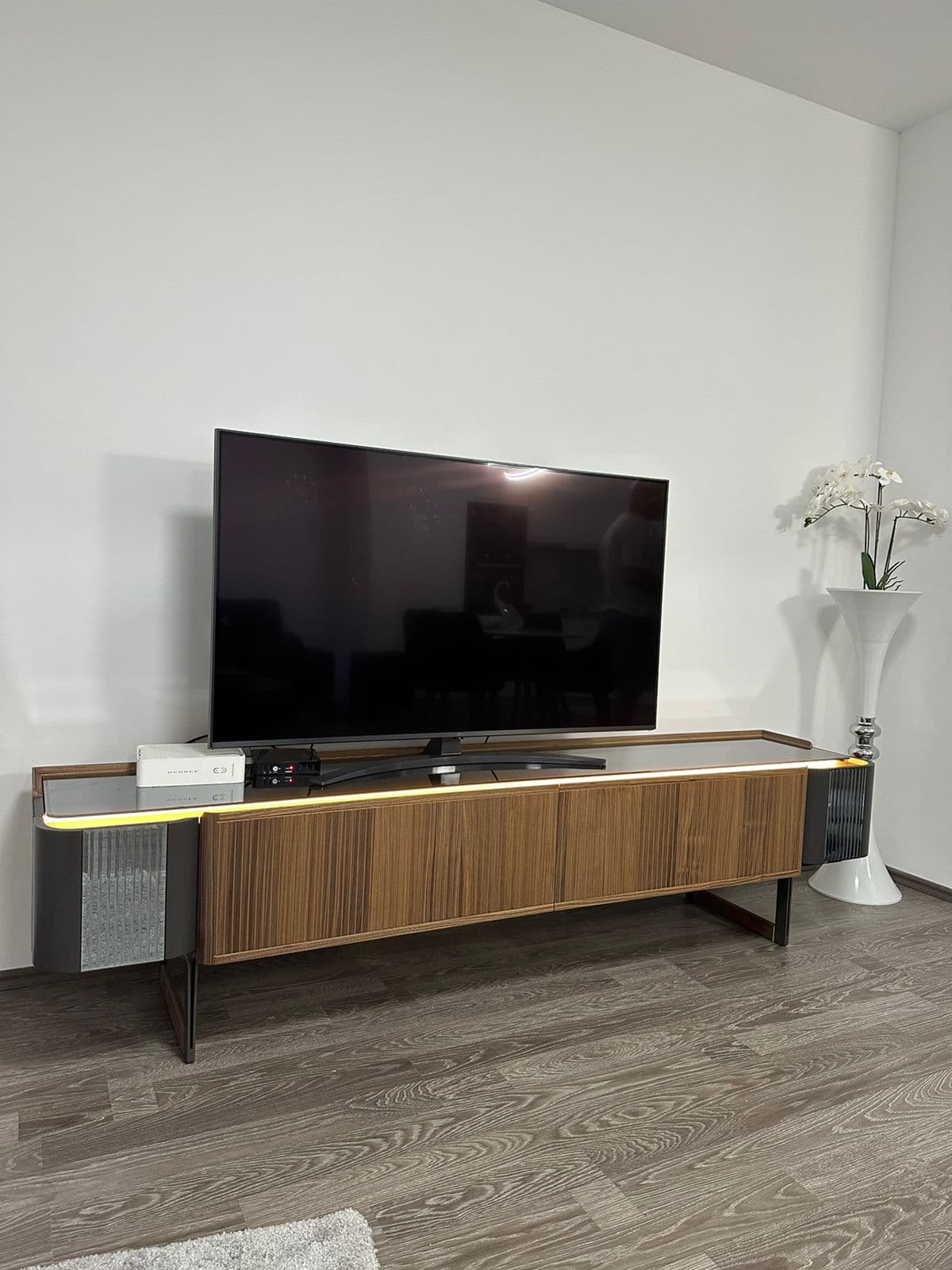 Komoda TV 4 Variant 2